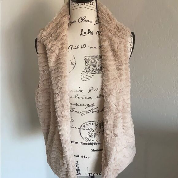 Betsey Johnson Faux Fur Vest Mobwife Feminine Contemporary Event Party Boho - Picture 5 of 12